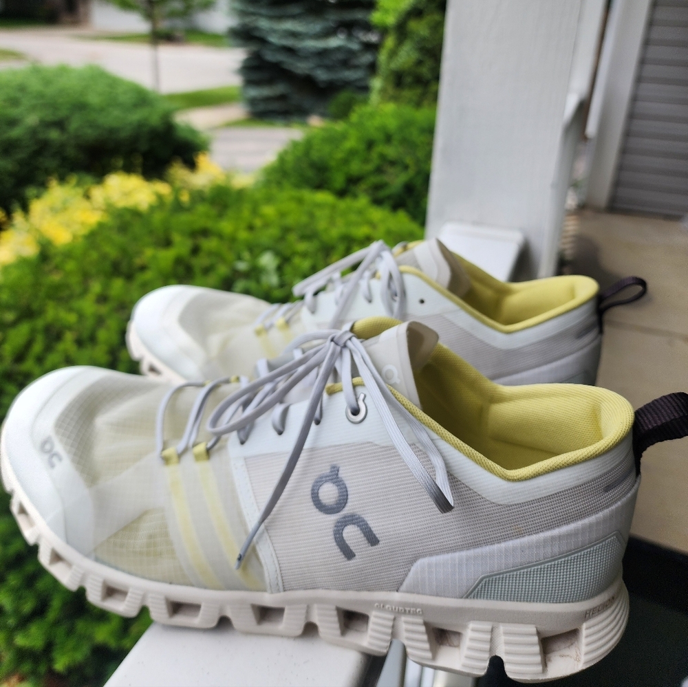 Women's On Running X Shift Size 11 - Picture 8 of 9